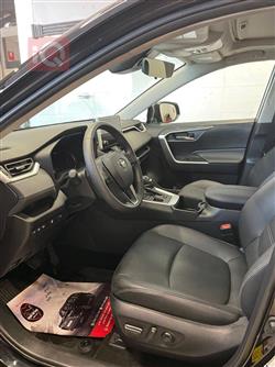 تۆیۆتا ڕاڤ 4